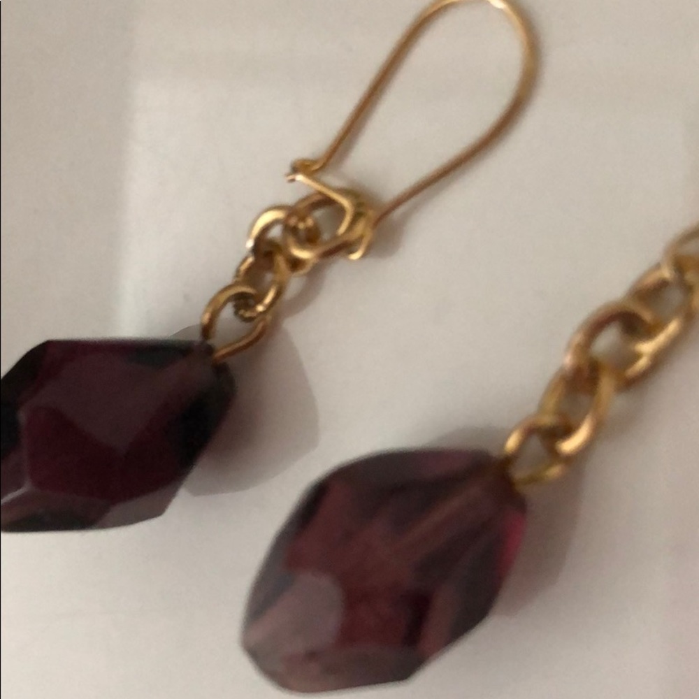 FACETED PURPLE CRYSTAL W/GOLD TONE CHAIN - Picture 12 of 12